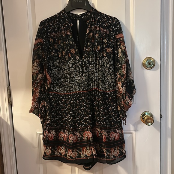 Adelyn Rae Floral Romper - Picture 8 of 9